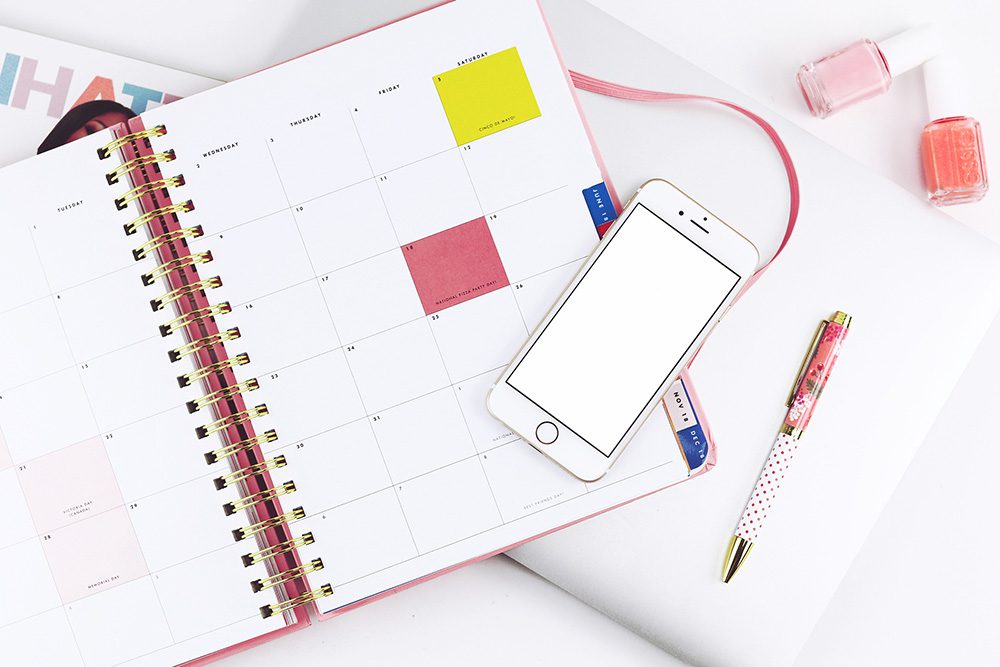 Download 20 Best Calendar Mockup Templates Mediamodifier